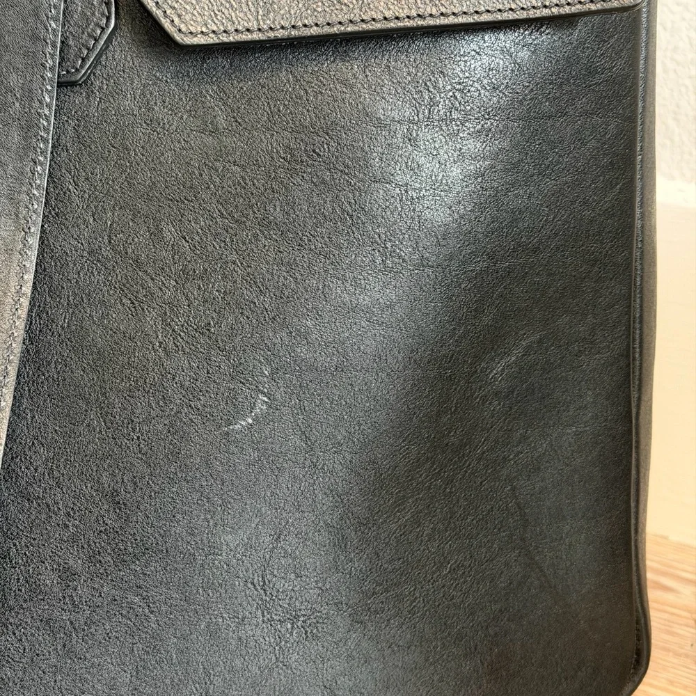 IL BISONTE Leather Bag